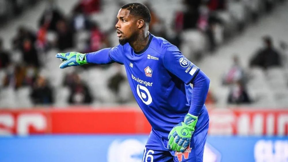  里尔vs巴黎焦点战，VAR介入改判引争议  