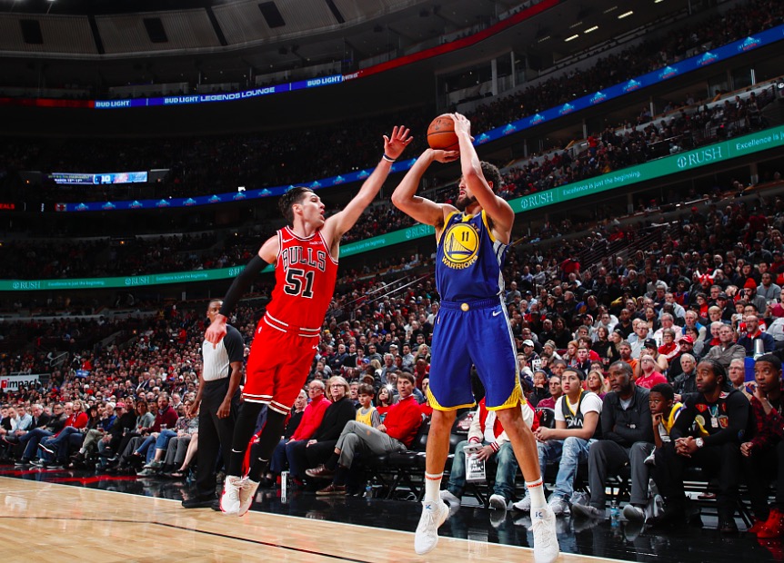  库里单场14记三分刷新纪录  